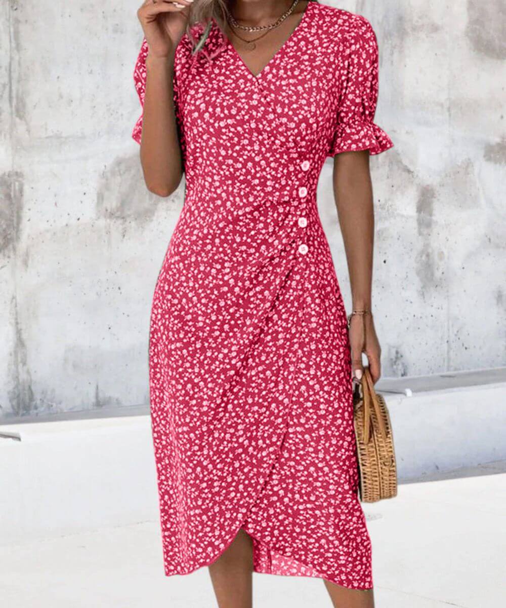 Nikki – Blommig Midiklänning med V-ringning